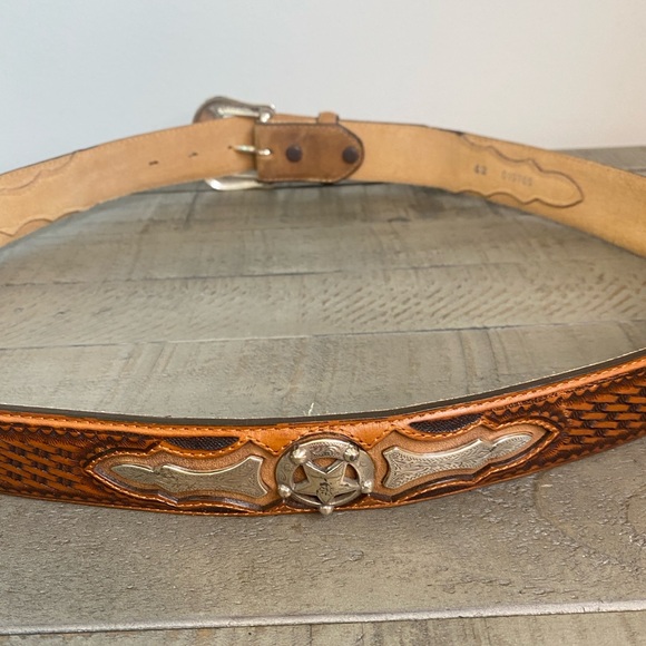 Vtg JUSTIN ODESSA STAR BROWN TOOLED LEATHER BELT Silver Buckle 1994 C10765 Sz 42 - Picture 8 of 17